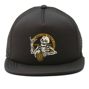 Skull chillin trucker snap back vans hat. Super cool!!!!!
